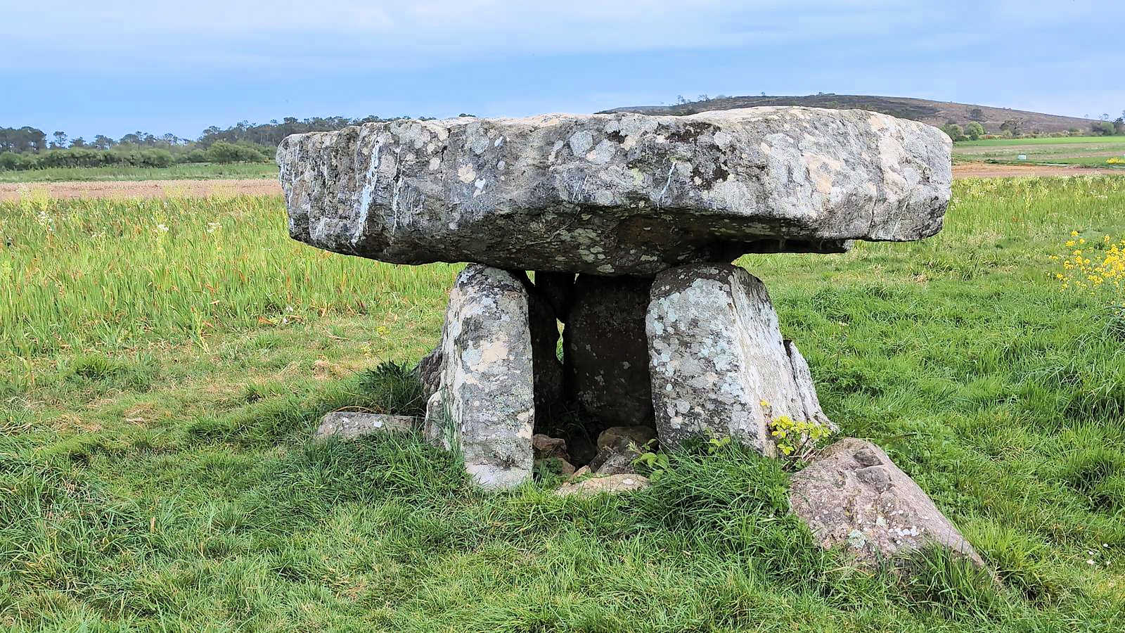 Dolmen de Menez Lié