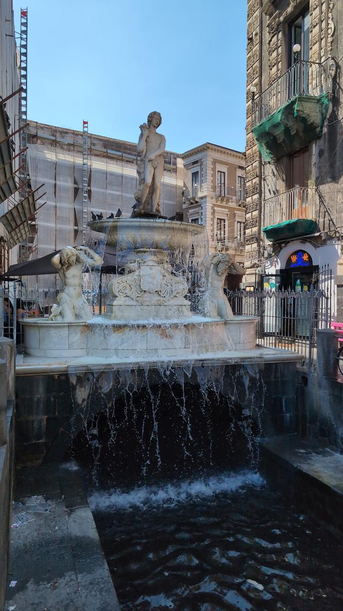Fontana Sette Canali