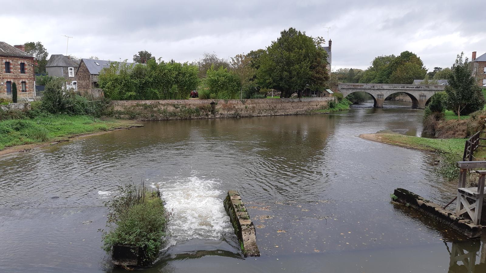 Vieux pont de Ducey